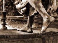 Fuesse  "Tanzen" Ausschnitt vom Nymphenbrunnen